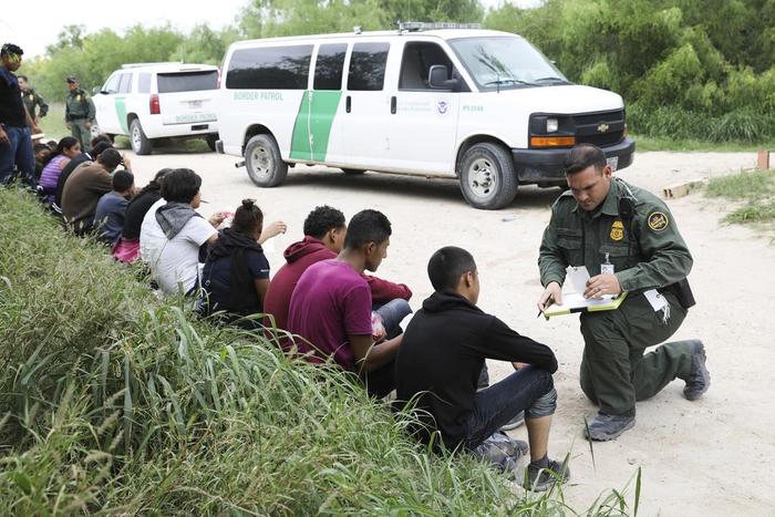 New Rule to Bar Asylum Seekers Is Blocked After a Day of Dueling Rulings