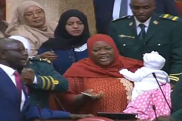 MP Zulekha Hassan with baby in parliament chambers