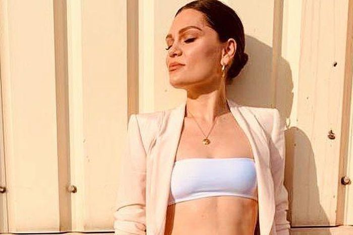 Jessie J Shows Off Super Toned Abs In Cool Suit
