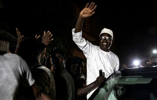 The former mayor at times emerged from of his car, raising his arms in a sign of victory