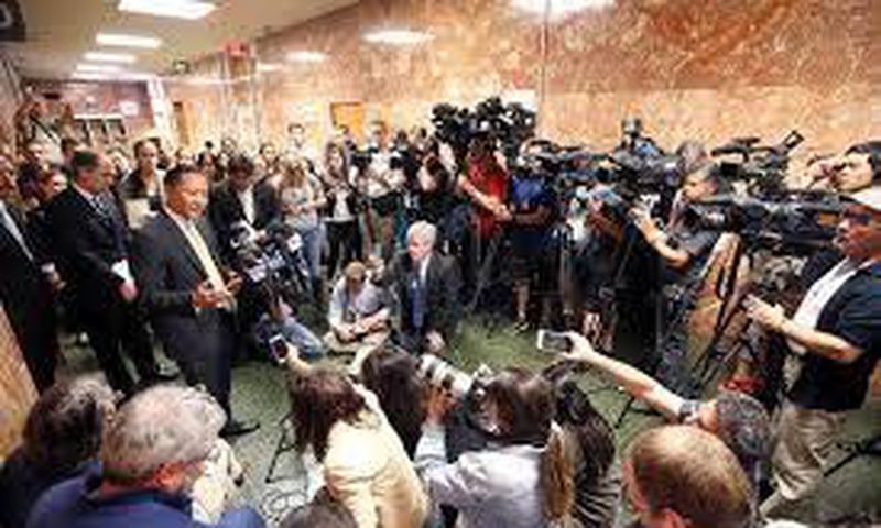 Guns-drawn raid chills advocates of free press