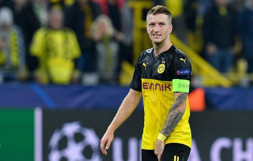 Borussia Dortmund bosses have given their support to under-fire club captain Marco Reus.
