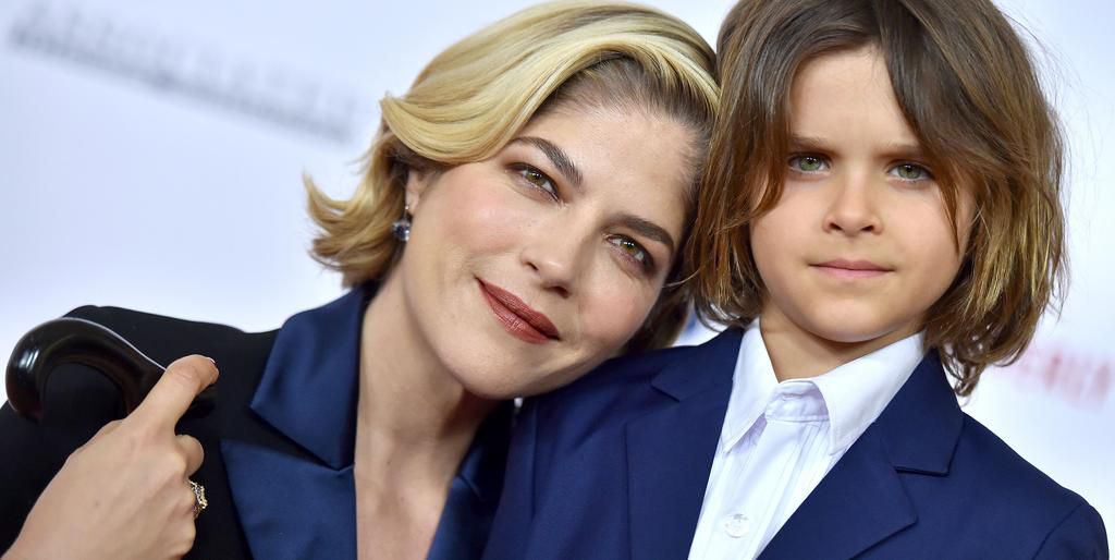 Selma Blair Shares More Of MS Journey In New Instagram Post Holding(00)