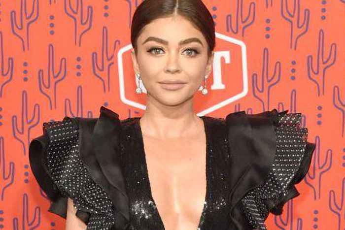 Sarah Hyland Shares No-Makeup Selfie On Instagram