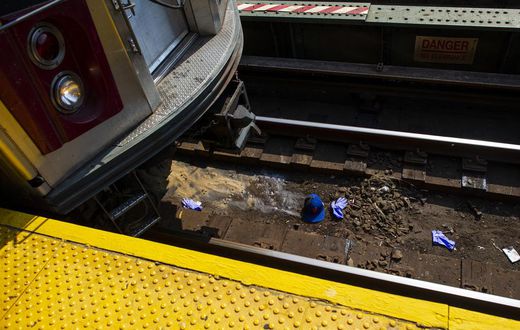 5-Year-Old Girl Survives Father's Fatal Leap Onto Subway Tracks