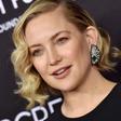 Kate Hudson Shows Off Toned Abs In Workout Gear