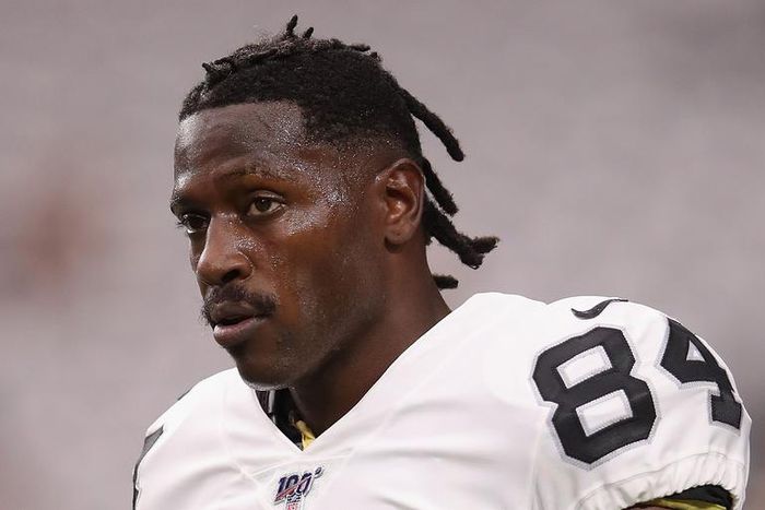 Antonio Brown Says 'Release Me Raiders' on Insta