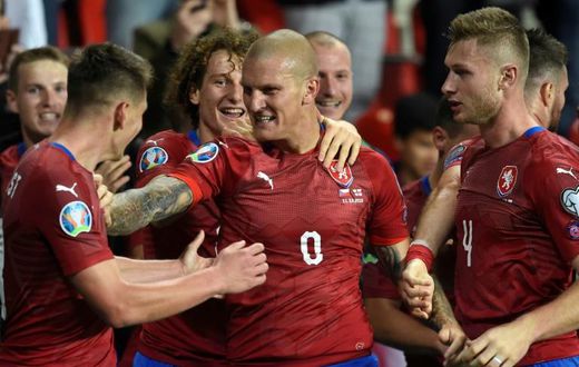 Giant killer: The Czech Republic's Zdenek Ondrasek (centre) celebrates scoring the winner in a 2-1 win over England