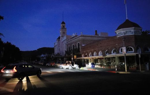 Even a Blackout Can Shine a Light on the Wealth Gap in California