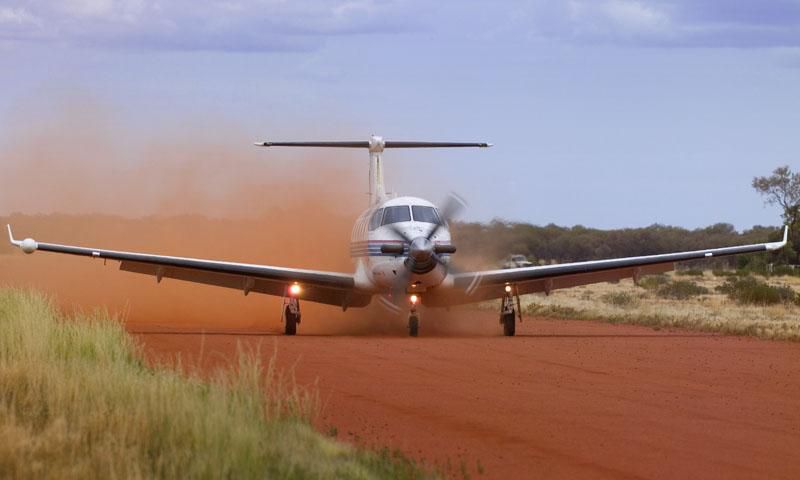 Thieves break Into plane and steal money