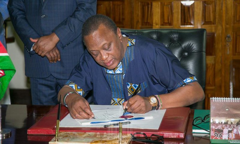 File image of President Uhuru Kenyatta. He has urged all public servants to wear at least one piece of apparel that is made in Kenya on Fridays