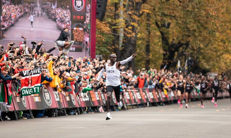 Eliud Kipchoge races to the finish line at the INEOS 159 Challenge in Vienna, Austria