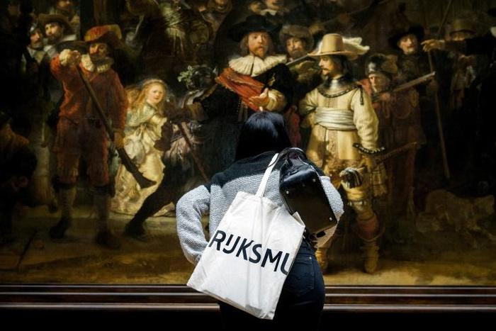 The multi-million-euro overhaul of Rembrandt's 'The Night Watch', one of the world's most famous paintings, will be streamed online