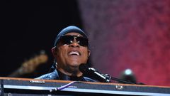 Stevie Wonder Will Have Kidney Transplant Surgery