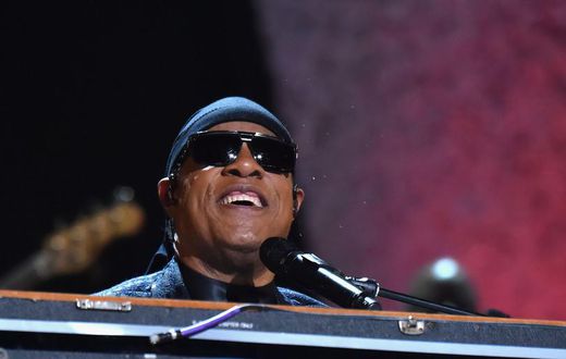 Stevie Wonder Will Have Kidney Transplant Surgery