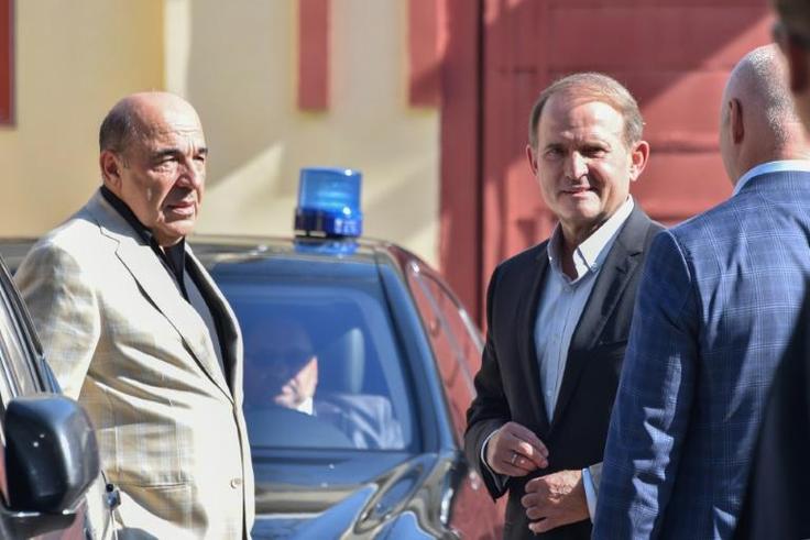 On Friday influential Ukrainian lawmaker Viktor Medvedchuk, (R) an ally of Russian President Vladimir Putin and former prisoner swap negotiator, visited two Ukrainians who are being held in a Moscow prison