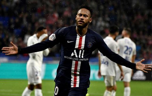 Neymar scored a late winner to claim all three points for PSG at Lyon