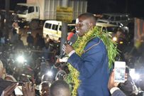 Nandi Governor Stephen Sang addressing crowds in Nandi Hills after he was released on Sh1 million bond