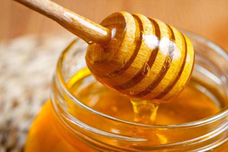 12 Ways Honey Can Up Your Beauty Game