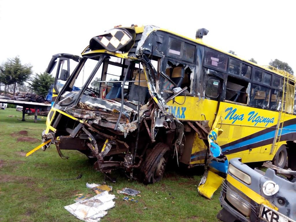 1 person reported dead after trailer crashes into bus at Mau Summit along Nakuru-Eldoret highway