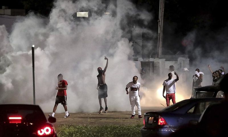 25 Memphis officers hurt in protest after a shooting