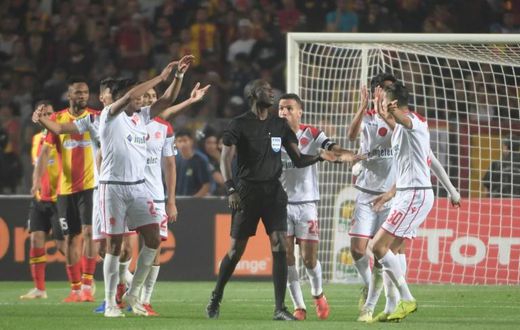 Wydad's player stormed off during their CAF Champions League final against Esperance