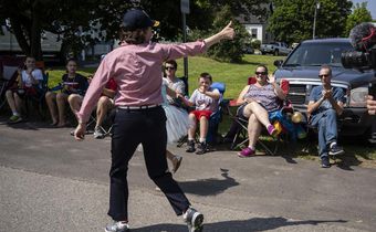 Susan Collins, a Fixture in Maine, Has Twin Troubles: Trump and Kavanaugh