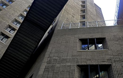 Jeffrey Epstein Dead in Suicide at Manhattan Jail, Spurring Inquiries