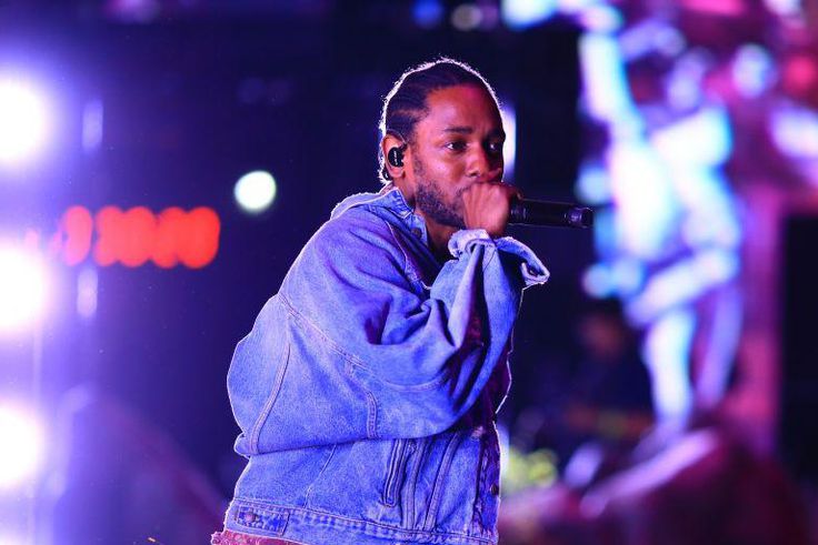 Kendrick Lamar Shows Off His Boxing Moves