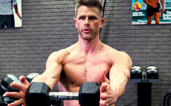Work Your Abs and Chest With a Single Dumbbell