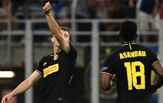 Nicolo Barella (L) rescued a point for Inter at home to outsiders Slavia Prague in their Champions League opener
