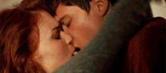 Kissing gif(weheartit)
