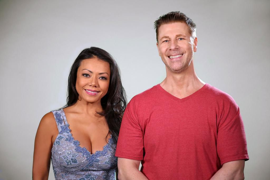 Marrying Millions cast