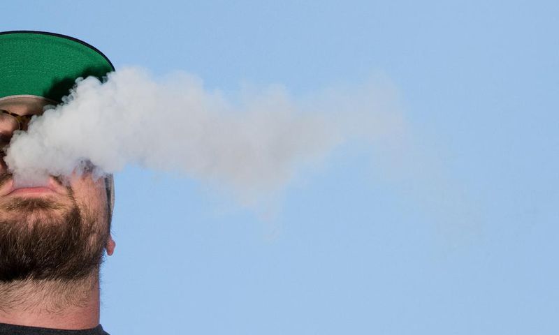 Vaping-Related Illnesses Climb to 805, CDC Says