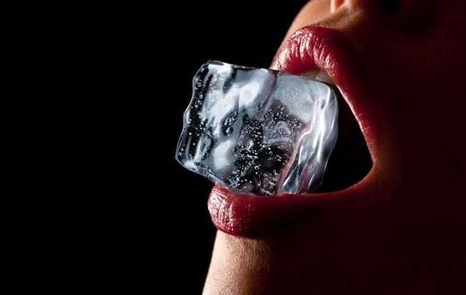 Ice cubes(videoblocks)