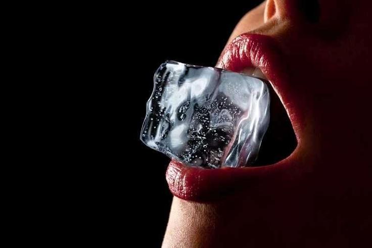 Ice cubes(videoblocks)