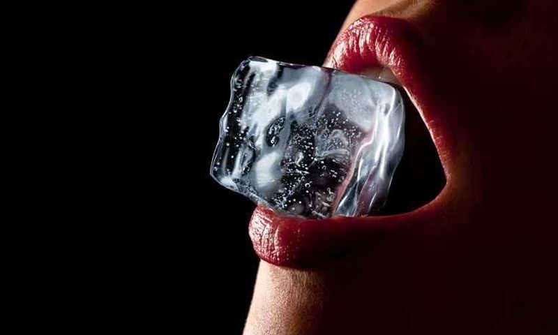Ice cubes(videoblocks)