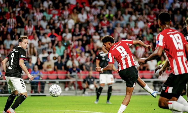 Donyell Malen's injury time goal sees PSV past Basel