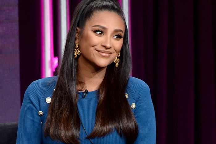 Shay Mitchell Is Wearing Diapers While Pregnant
