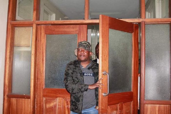 Nairobi Governor Mike Sonko during a past impromtu visit to the county secretary's office at City Hall (Twitter)