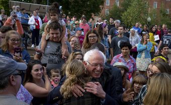 'No Compromise,' Democratic Hopefuls Say About Gun Control