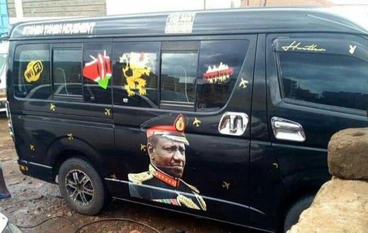 Matatu bearing photo of DP William Ruto in Commander-in-Chief uniform (Twitter)