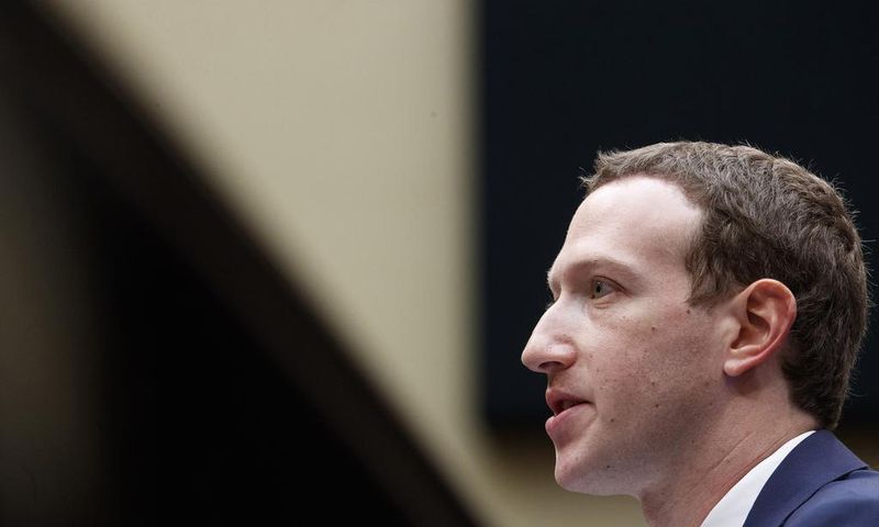 Zuckerberg Hates Warren's Plan to Break Up Facebook. She Doesn't Care.