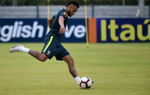 Neymar trained in Singapore ahead of his 100th cap against Senegal