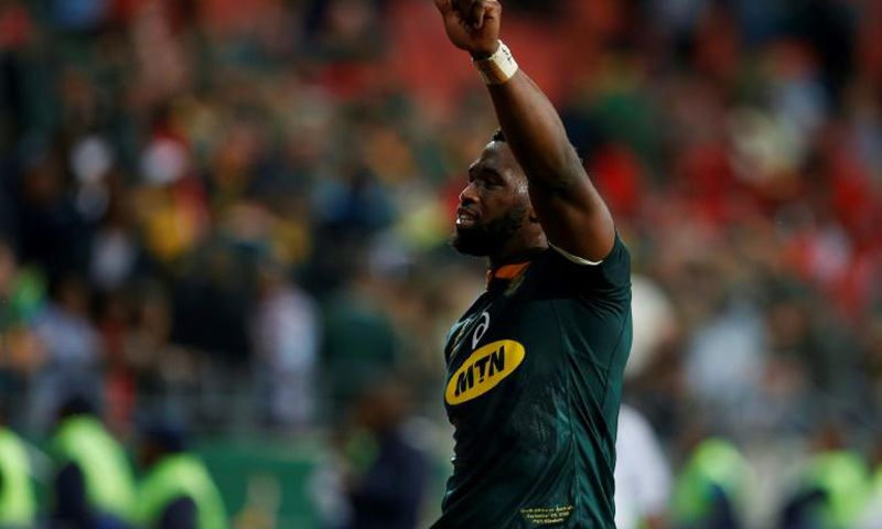 Siya Kolisi South Africa's black captain lifting the Rugby World Cup trophy would be a hugely symbolic moment former Boks assistant coach Alan Solomons told AFP