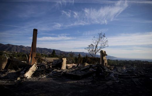 As Wildfires Get Worse, Insurers Pull Back From Riskiest Areas