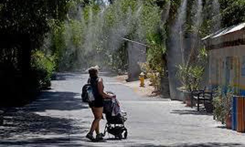 Sprawling 'heat dome' brings health warnings and withering humidity