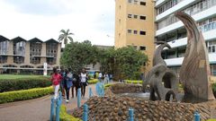 Students at UoN main campus grounds
