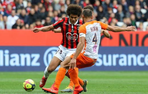 Lamine Diaby Fadiga (R) played six times in the league for Nice in the 2018-19 season