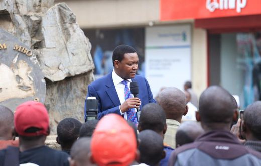 Governor Alfred Mutua addressing Kenyans at Nairobi CBD